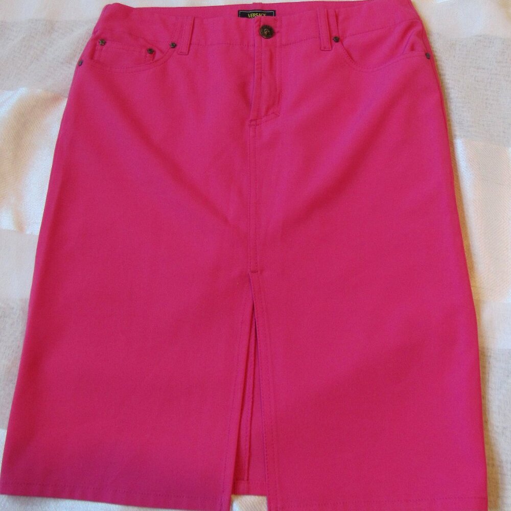Classic Bright Pink Pencil Skirt with Front Vent